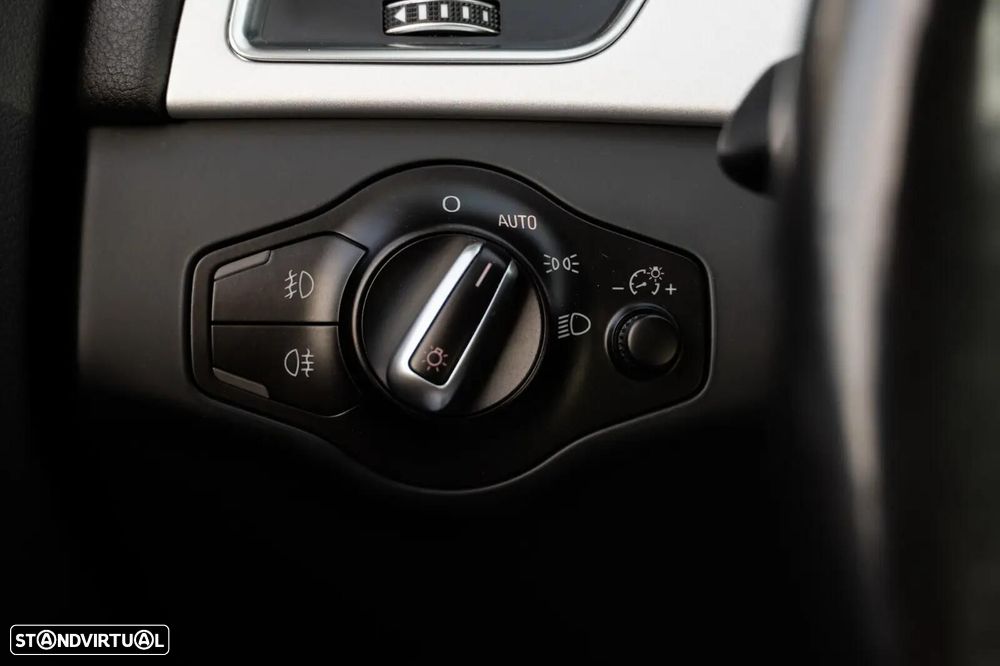 Audi A4 2.0 TDI Business Line S-line - 38
