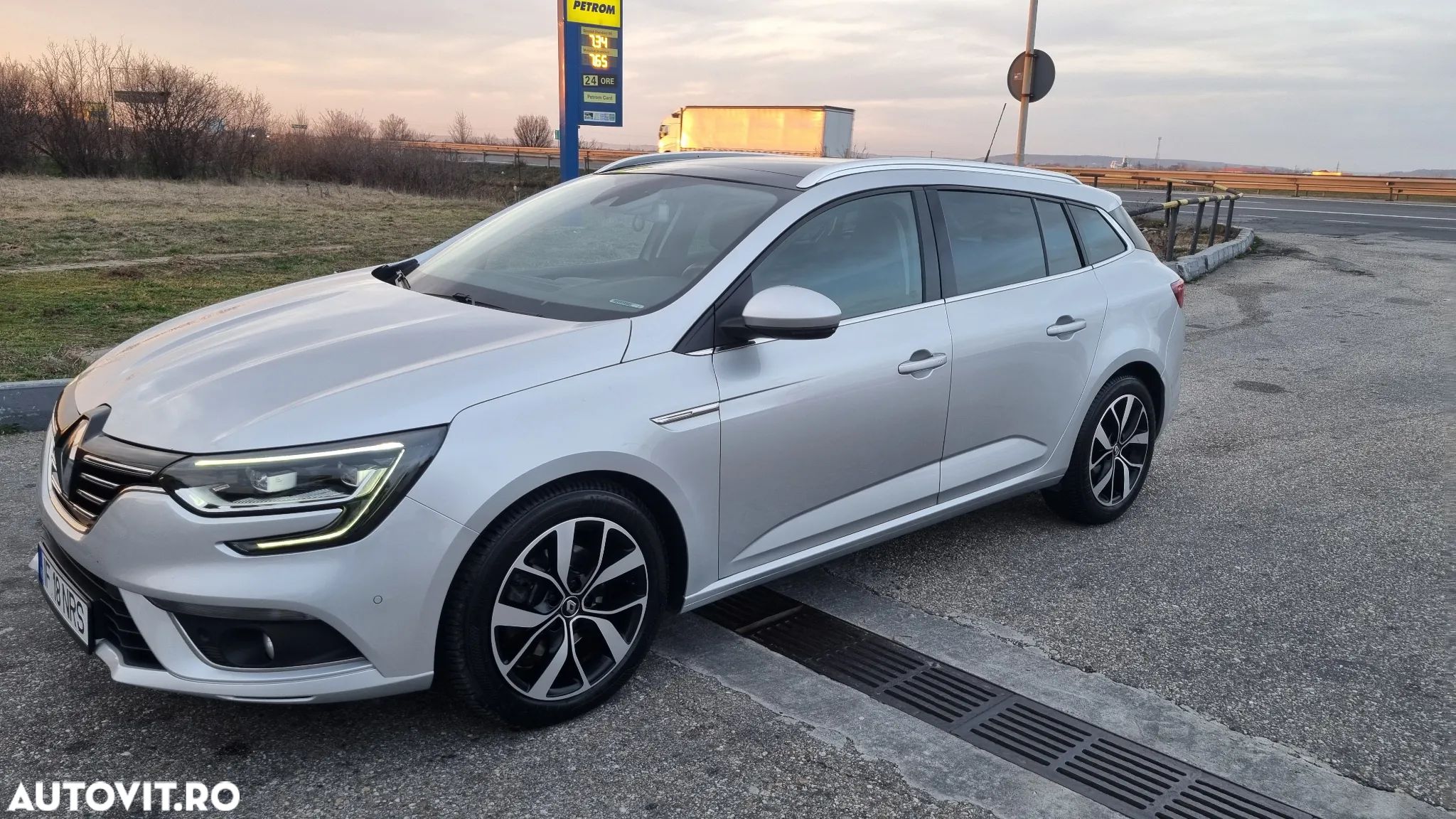 Renault Megane Estate Blue dCI EDC Intens - 1