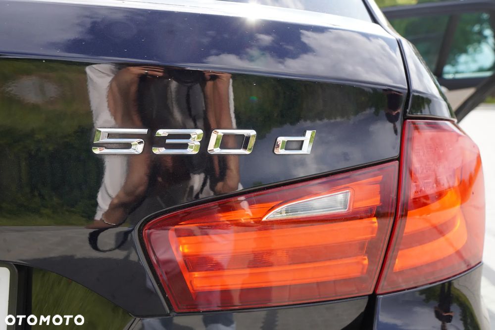 BMW Seria 5 530d xDrive Sport-Aut - 11