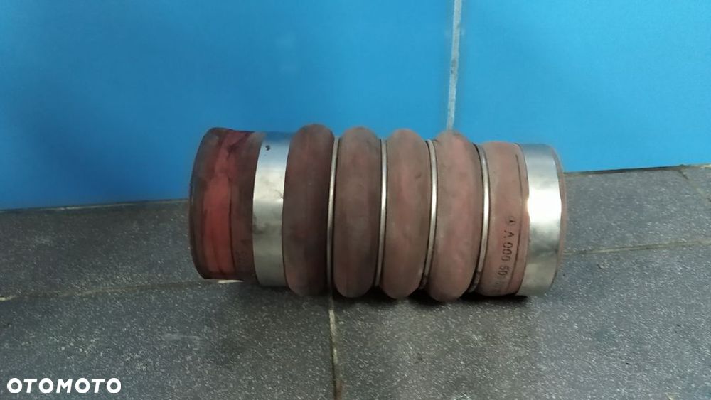 Rura dolotu intercoolera Mercedes Atego A0005010082 - 1