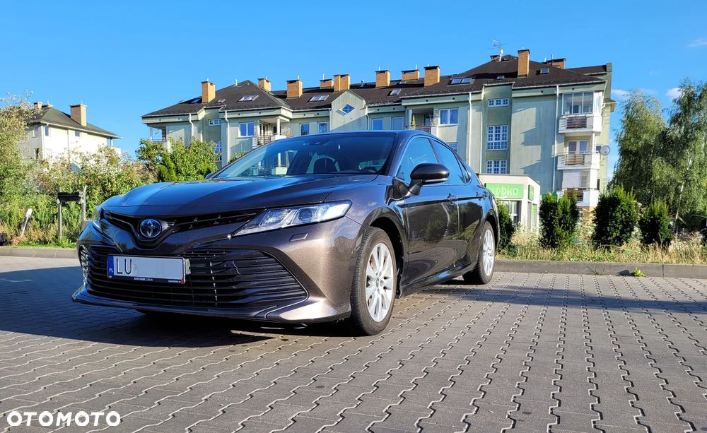 Toyota Camry - 1