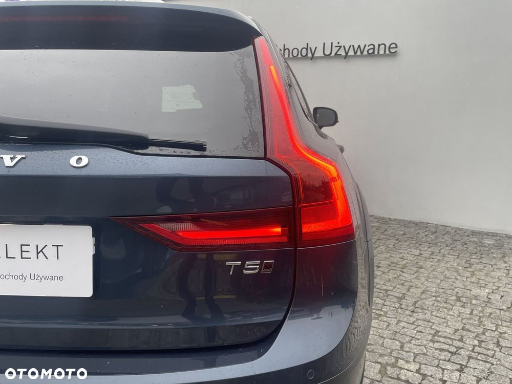 Volvo V90 Cross Country - 9