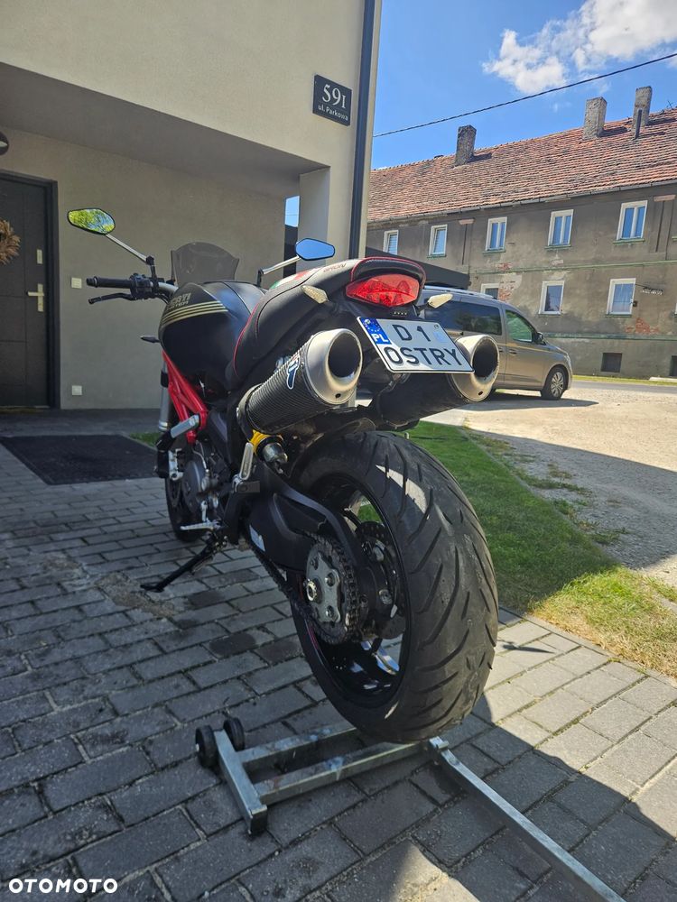 Ducati Monster - 10