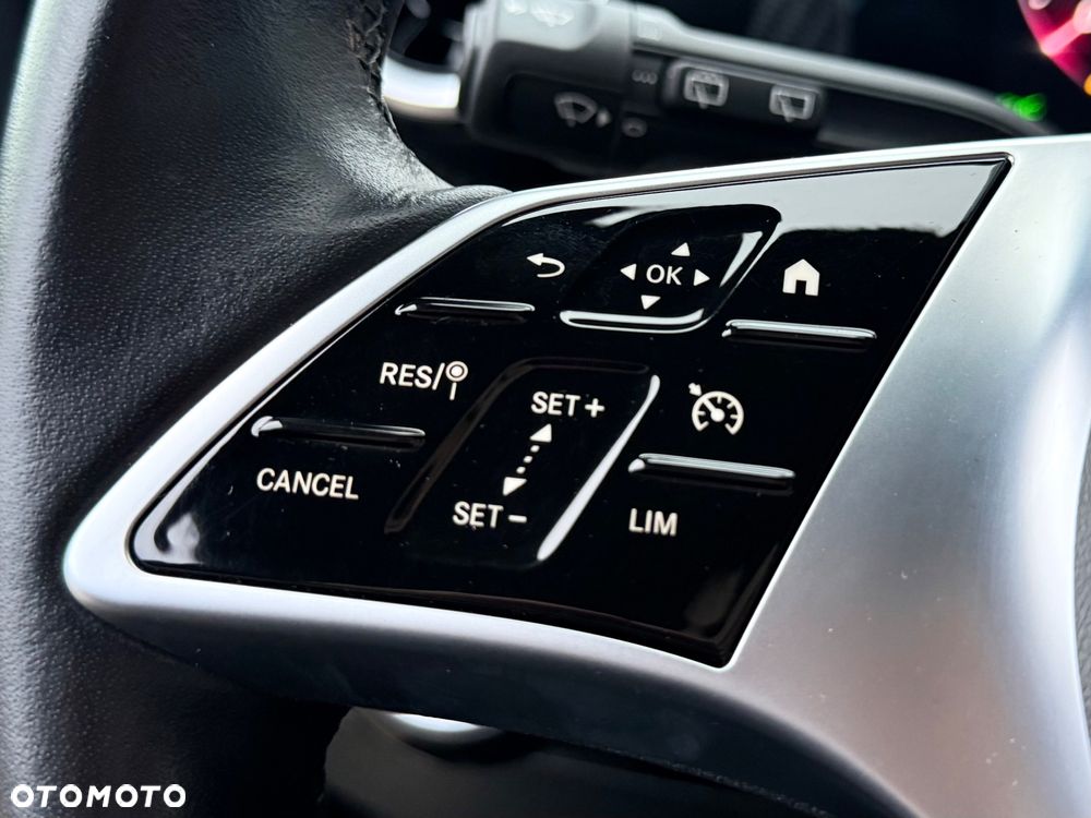 Mercedes-Benz Klasa A 180 7G-DCT Progressive Advanced - 29