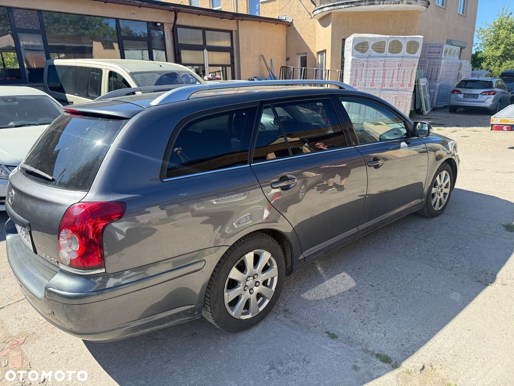 Toyota Avensis 1.8 VVT-i Combi - 7