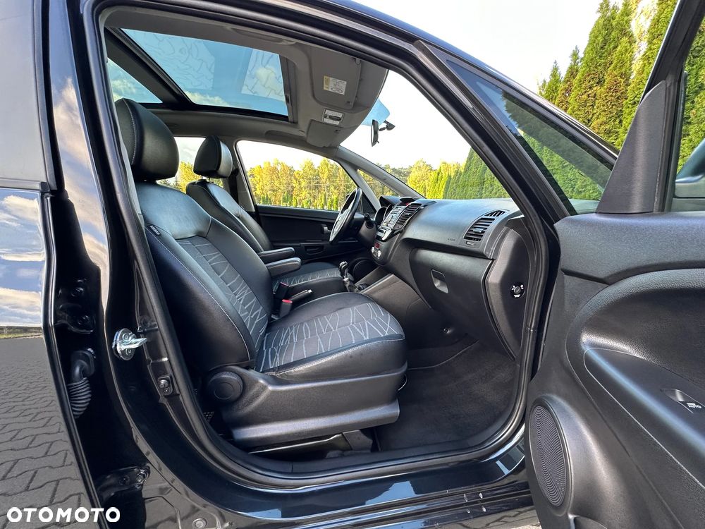 Kia Venga - 24