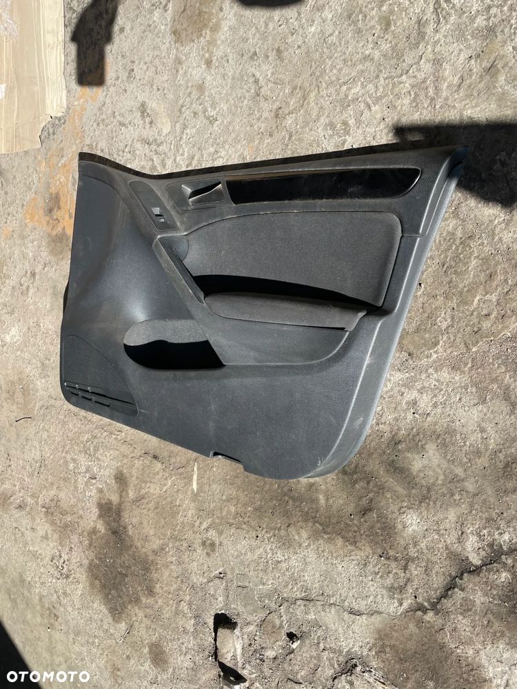 Volkswagen Golf VI Przód strona prawa Boczki drzwi - 5