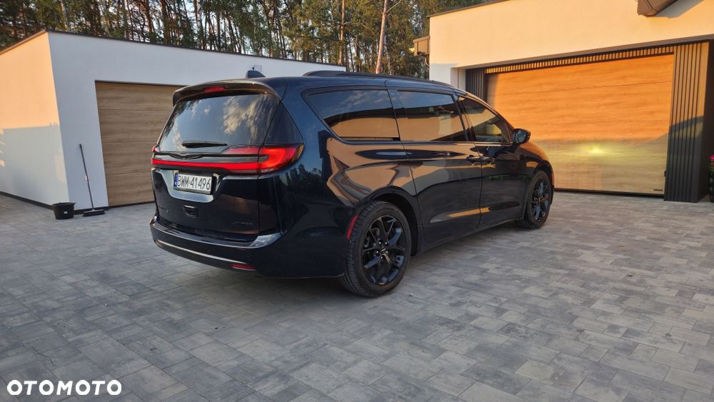 Chrysler Pacifica - 2