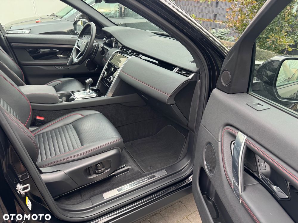 Land Rover Discovery Sport P300e R-Dynamic HSE - 29