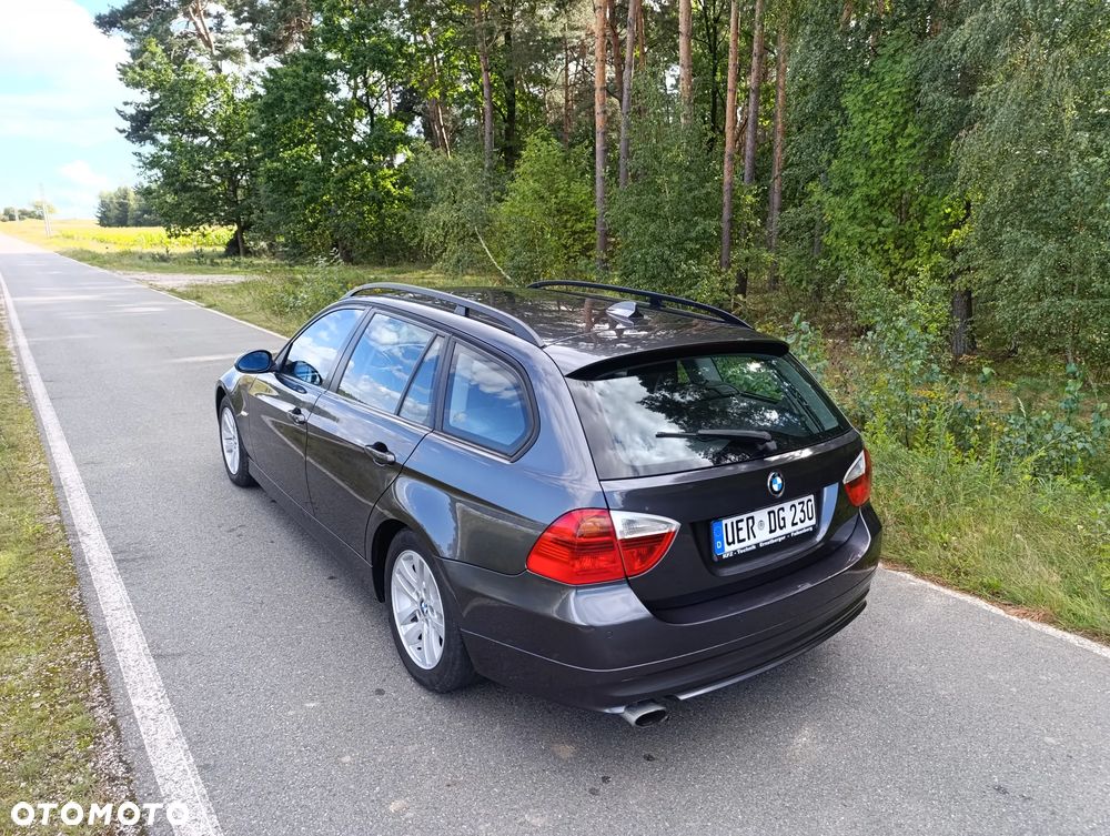 BMW Seria 3 318i - 10