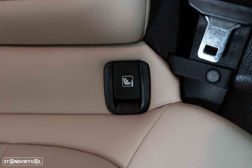BMW X1 25 e xDrive Corporate Edition - 12