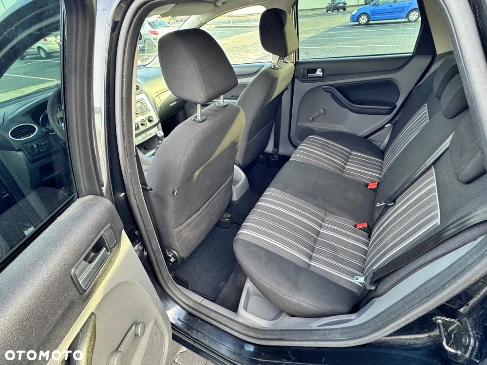 Ford Focus 1.6 16V Ambiente - 10