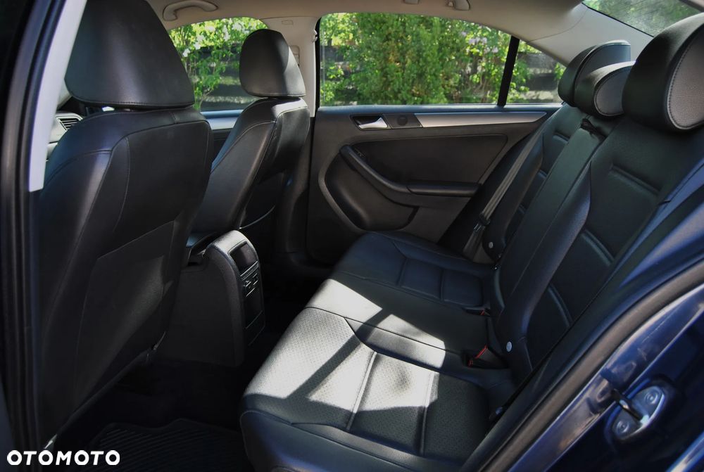Volkswagen Jetta 2.0 TDI Match - 6