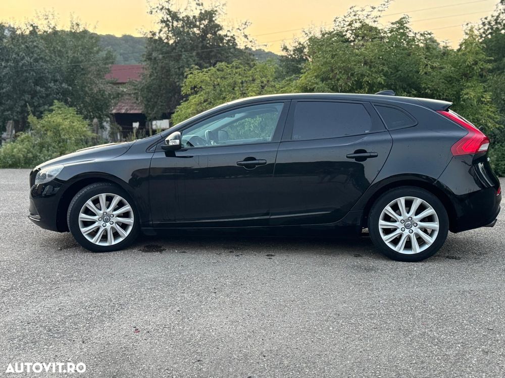 Volvo V40 T2 Momentum - 9