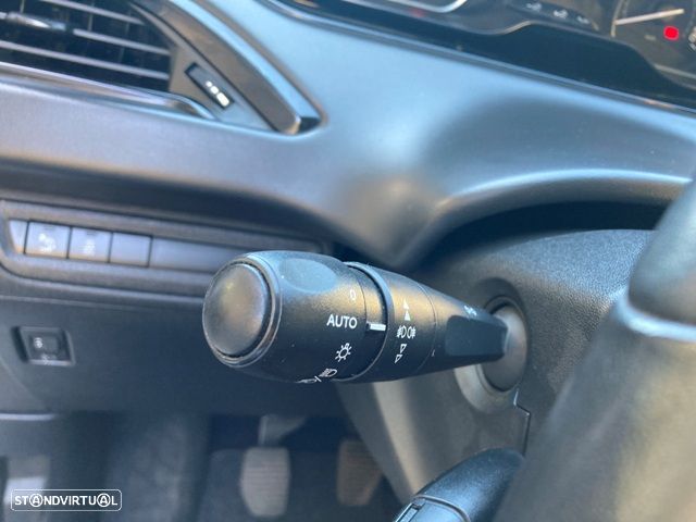 Peugeot 208 1.6 BlueHDi Style - 15