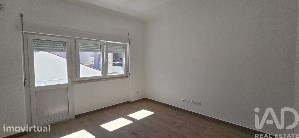 Apartamento T2 em Bombarral e Vale Covo de 90 m2 - Grande imagem: 2/19