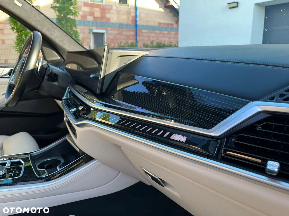 BMW X5 M M60i mHEV sport - 9