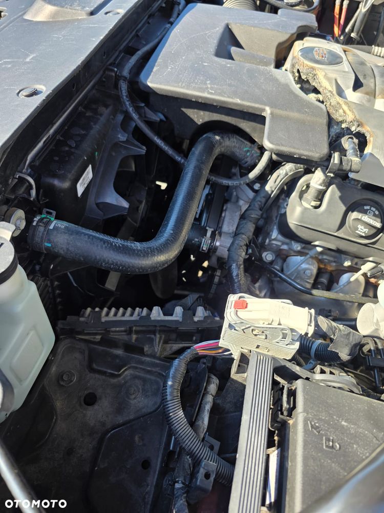 Cadillac Escalade ESV 6.2 V8 AWD AT Premium - 27