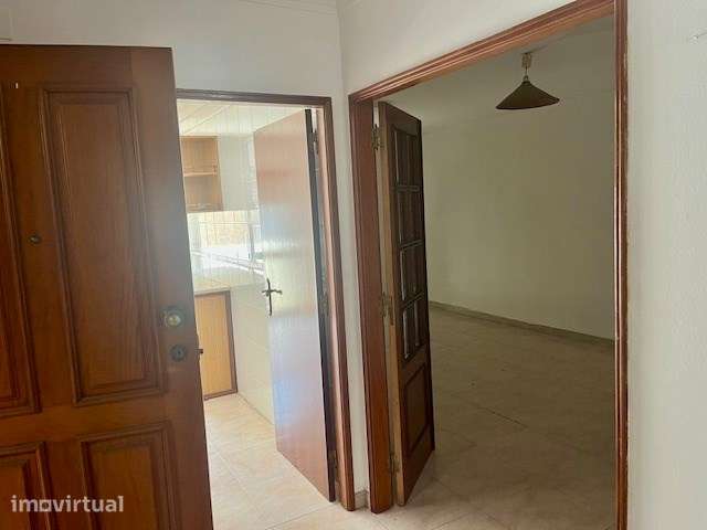 Arrendamento / Apartamento T2 / Quinta do Bispo / Leiria - Grande imagem: 5/10