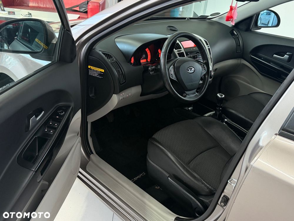 Kia Ceed 1.6 CVVT EX - 35