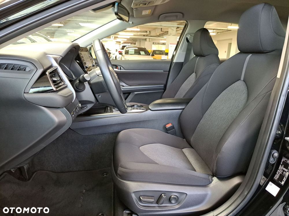 Toyota Camry 2.5 Hybrid Comfort CVT - 12