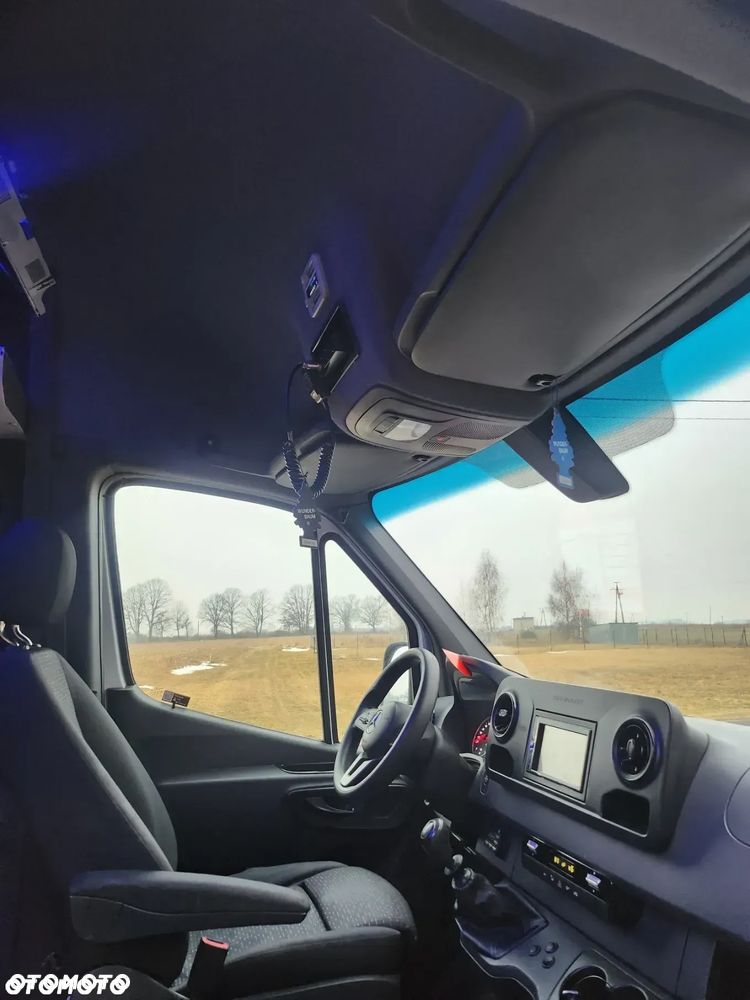 Mercedes-Benz Sprinter - 18
