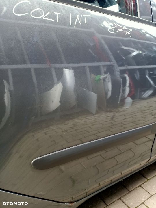 Drzwi Prawe Tylne Prawy Tył Mitsubishi Colt VI Kolor: INT - 4