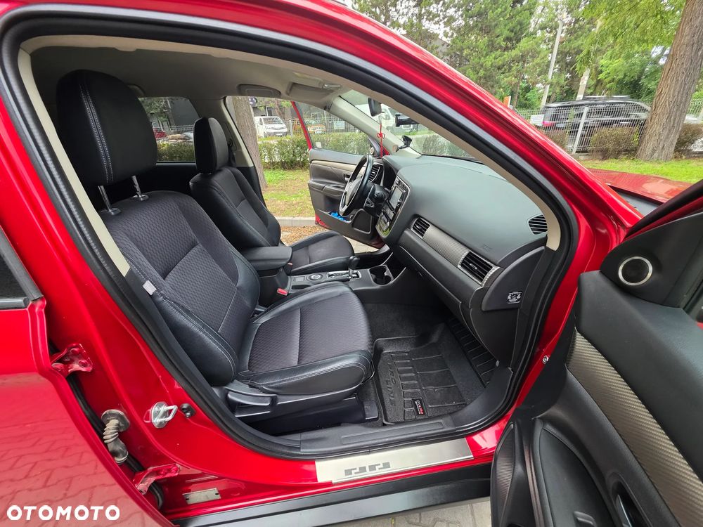 Mitsubishi Outlander 2.0 Intense + CVT - 14