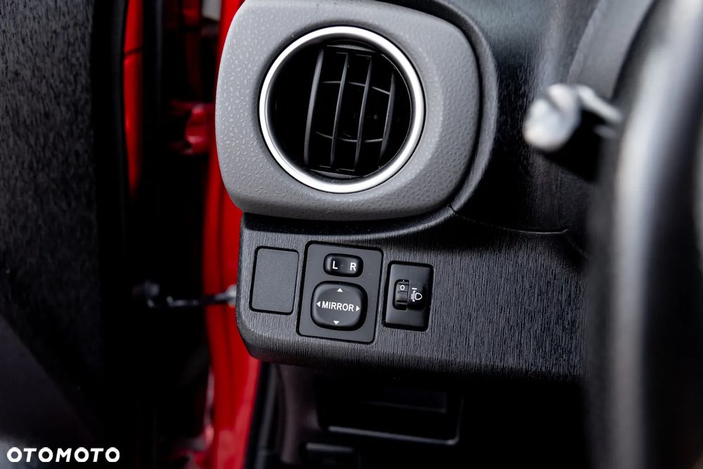 Toyota Yaris - 28
