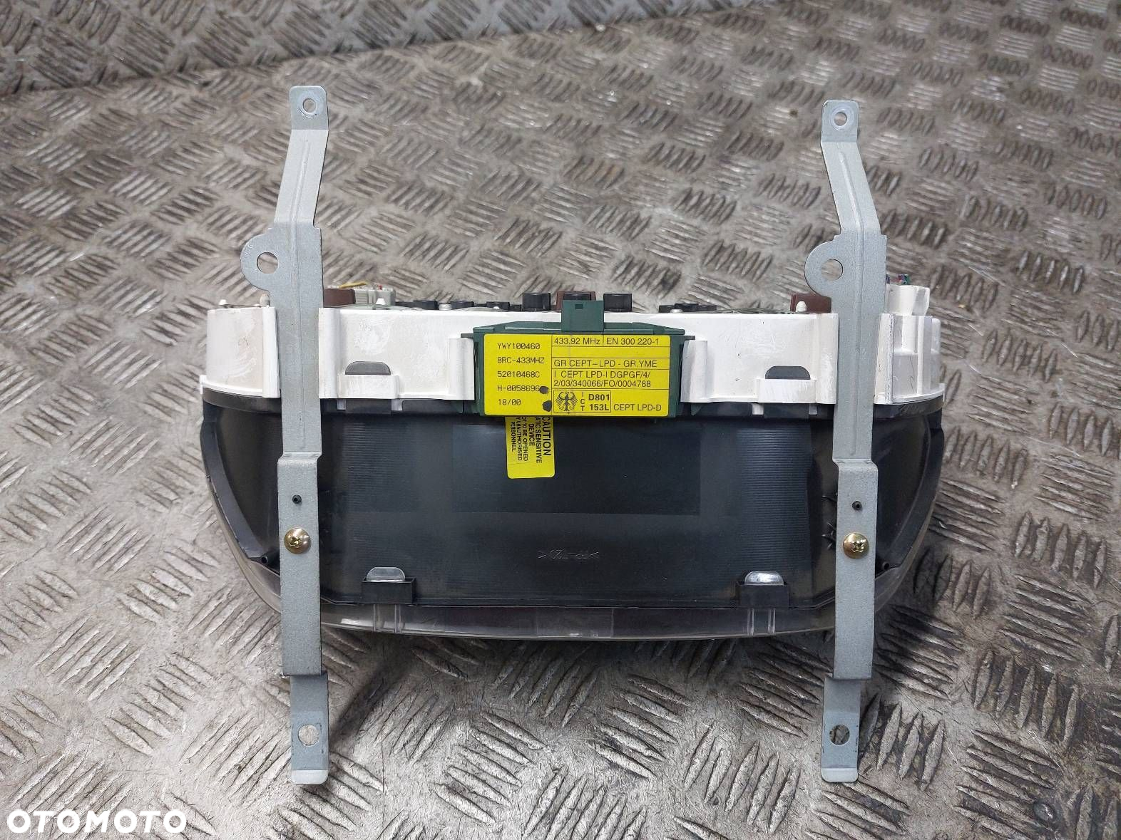 LICZNIK ZEGARY FREELANDER I 2.0 TD YAC112540 YWY100460 - 2