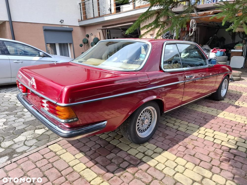 Mercedes-Benz W123 - 4