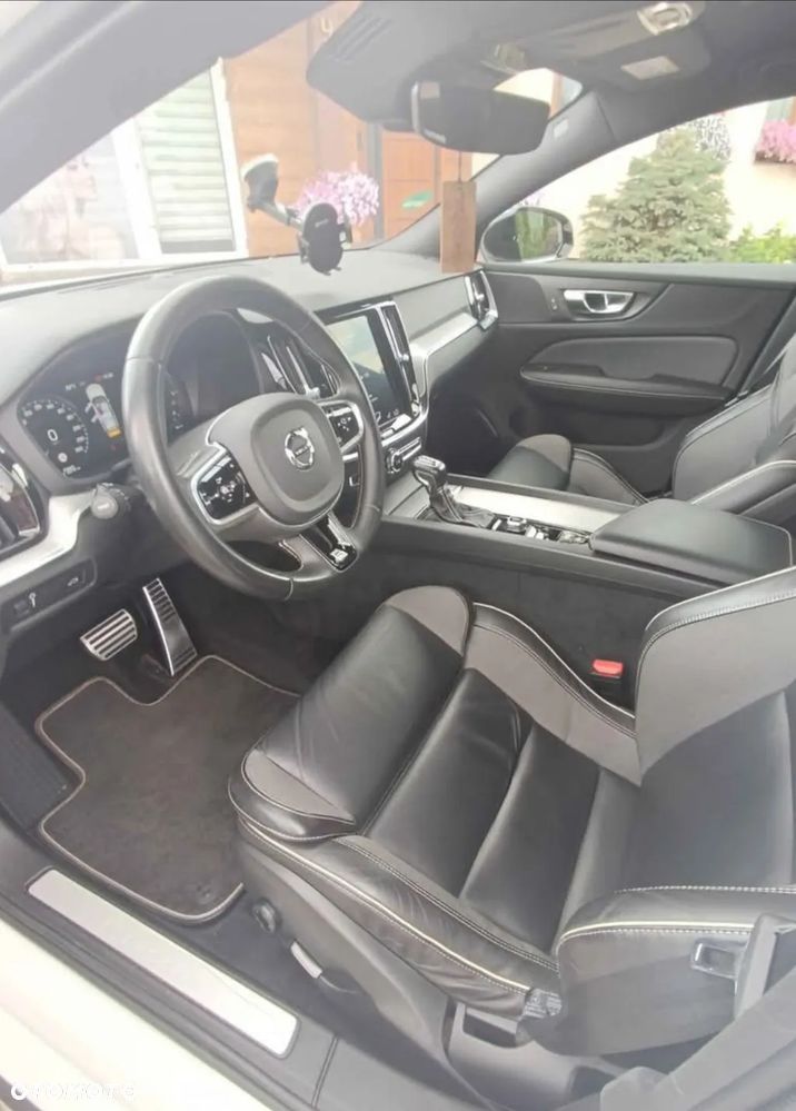 Volvo V60 D4 R-Design - 7