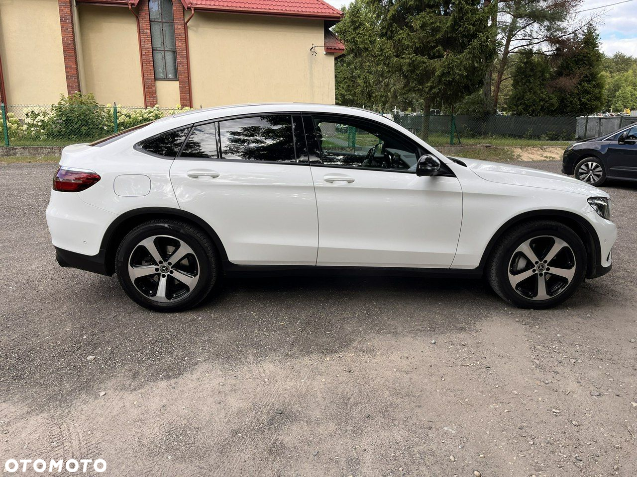 Mercedes-Benz GLC - 12