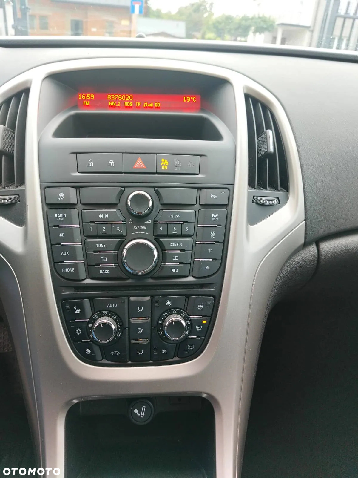 Opel Astra GTC 1.4 Turbo - 13