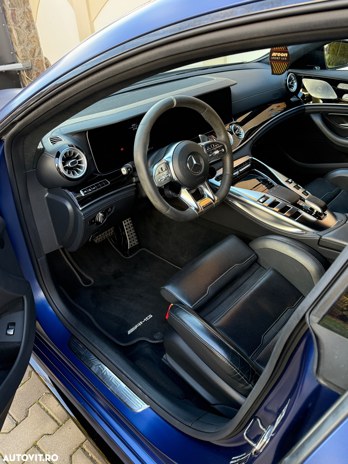 Mercedes-Benz AMG GT-S 63 4MATIC+ - 17