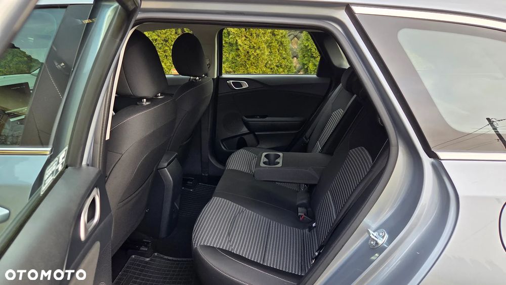 Kia Ceed 1.5 T-GDI M - 13