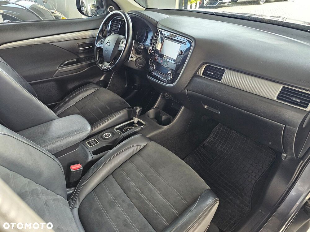 Mitsubishi Outlander - 19