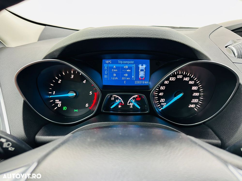 Ford Kuga - 27