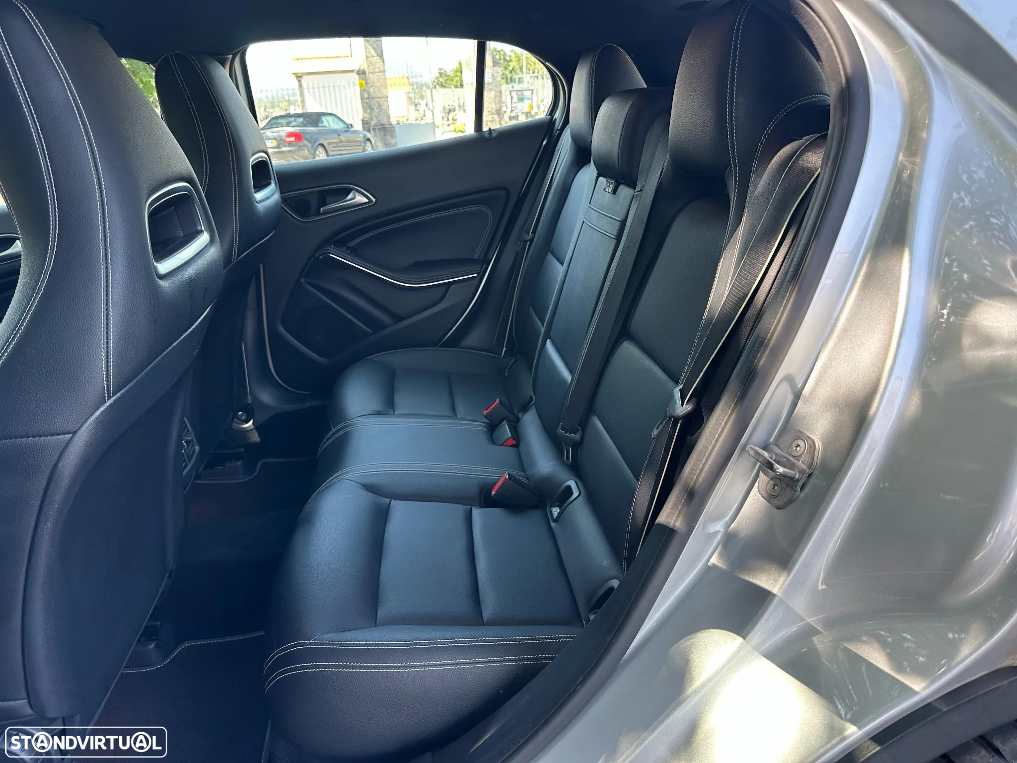 Mercedes-Benz GLA 200 7G-DCT AMG Line - 27