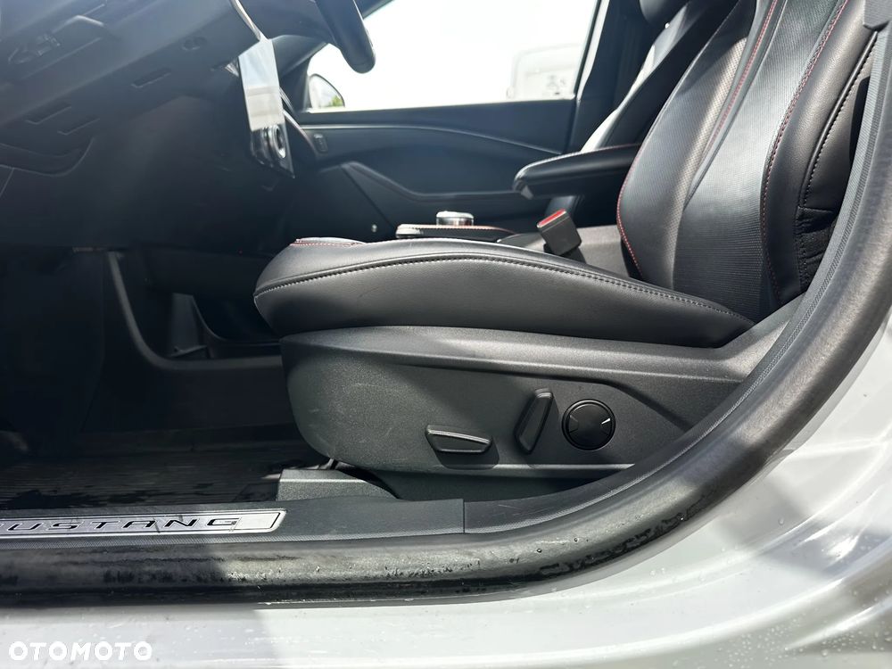 Ford Mustang Mach-E 75kWh AWD - 17
