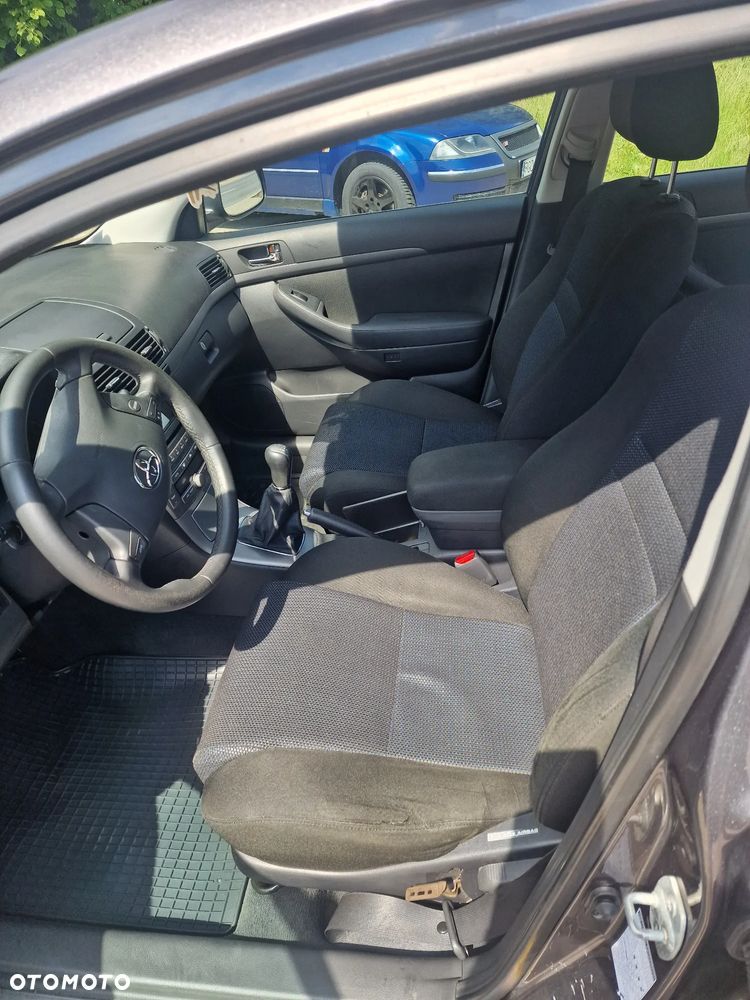 Toyota Avensis 1.8 VVT-i Sol - 7
