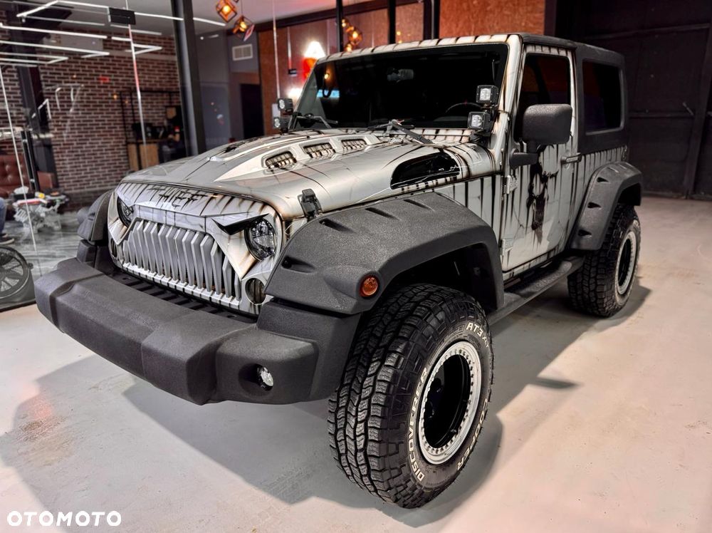 Jeep Wrangler 3.8 Sahara - 1