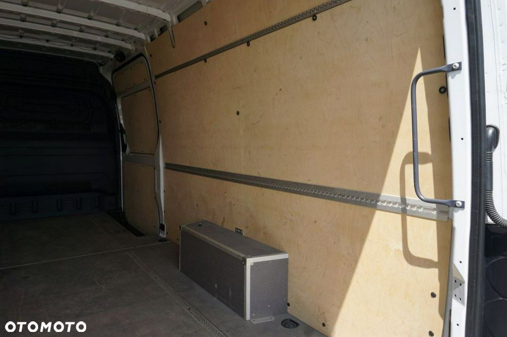 Mercedes-Benz Sprinter - 31