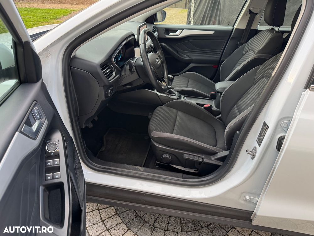 FORD Focus 2021 — imagine 7