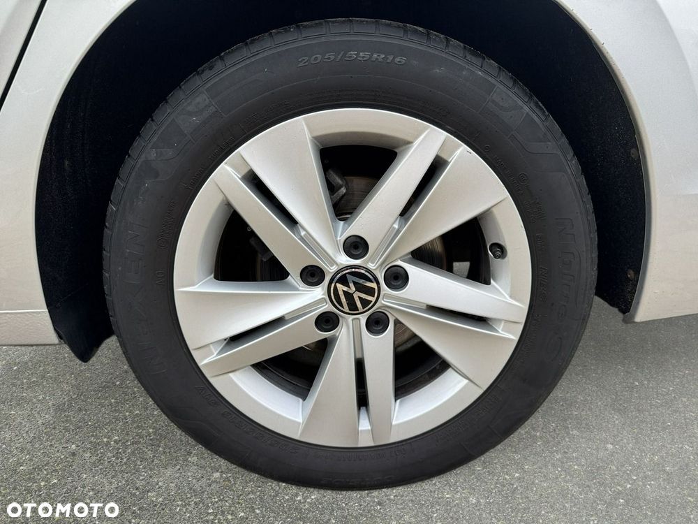 Volkswagen Golf - 9