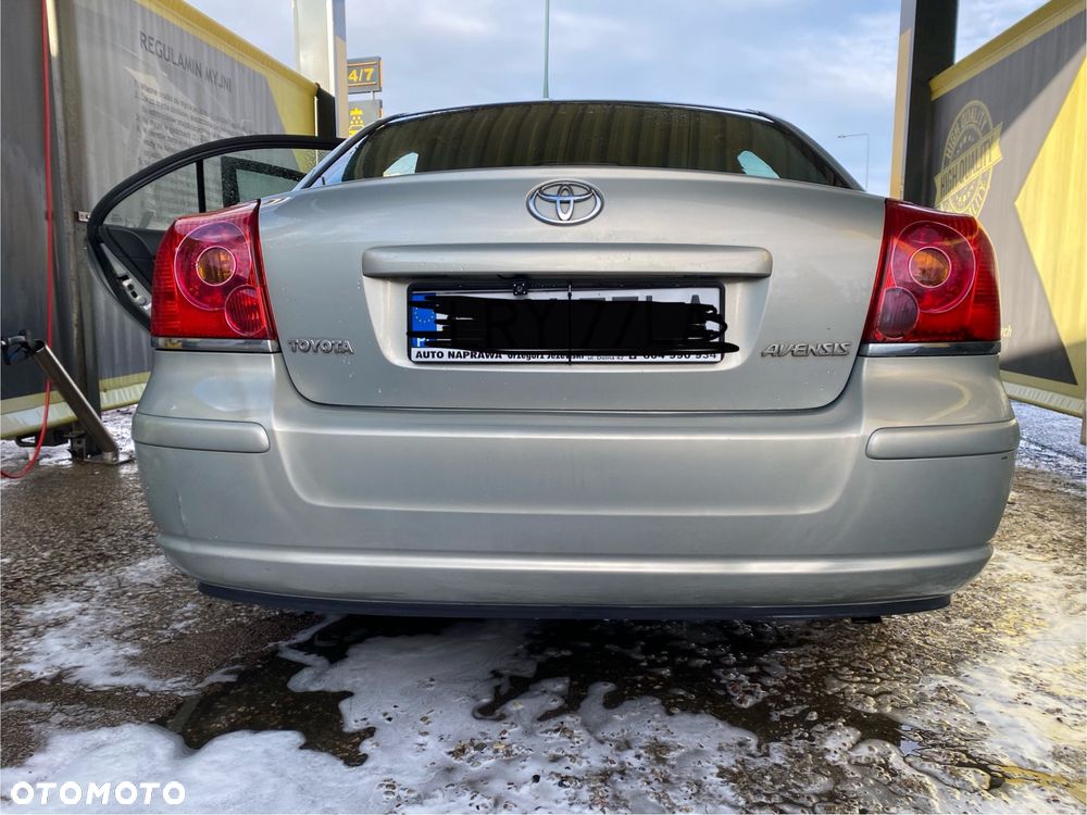 Toyota Avensis 1.8 VVT-i Terra - 3