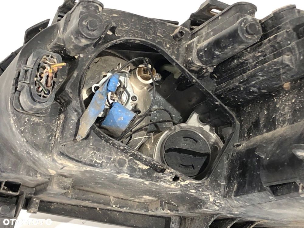 REFLEKTOR PRAWY PRZÓD  VW CADDY III Nadwozie pełne/minivan (2KA, 2KH, 2CA, 2CH) 2004 - 2015 2.0 - 4