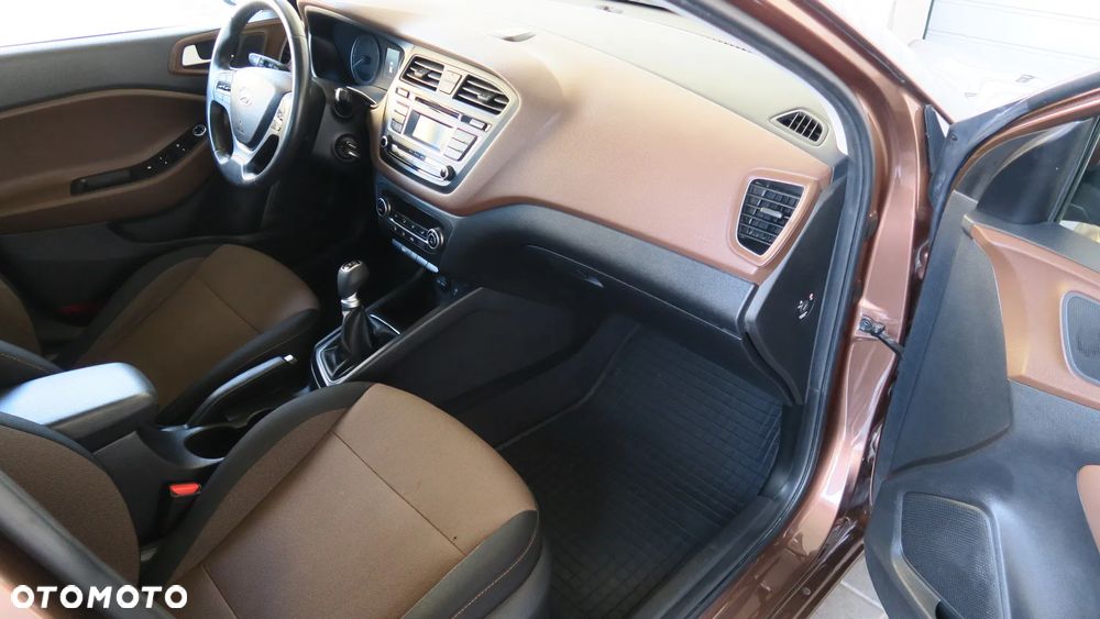 Hyundai i20 blue 1.2 YES Gold - 13