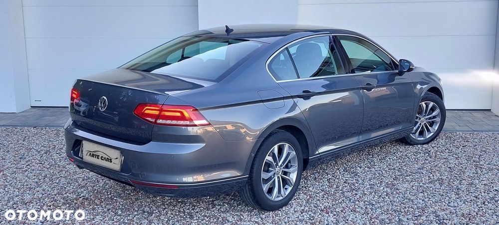 Volkswagen Passat 1.6 TDI SCR DSG Comfortline - 6