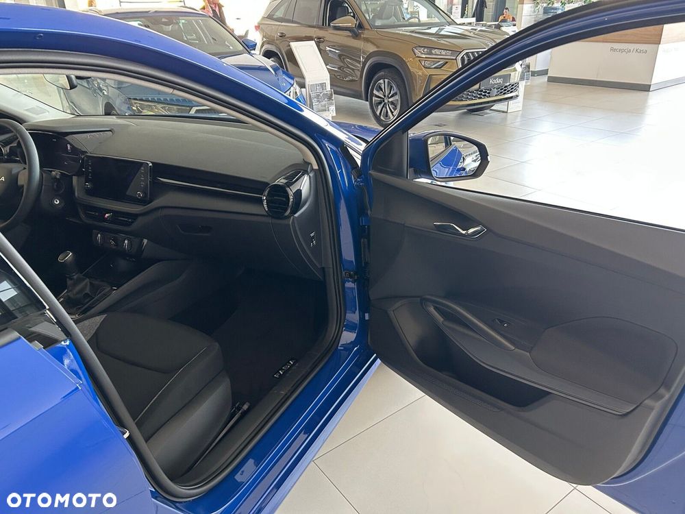 Skoda Fabia 1.0 Essence - 10